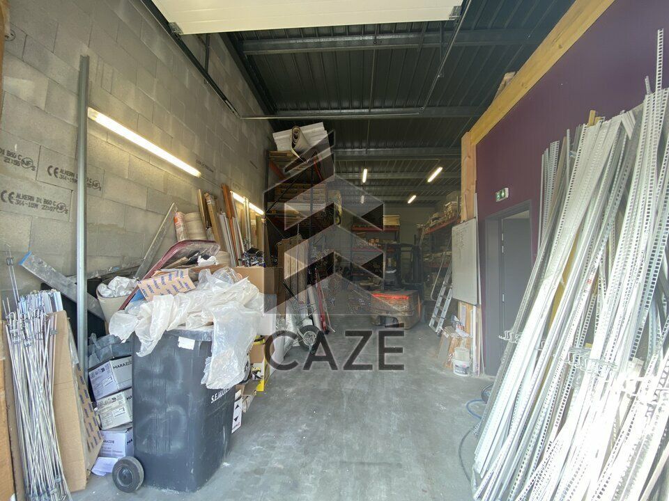 LOCAL D'ACTIVITE A VENDRE - SORTIE 24