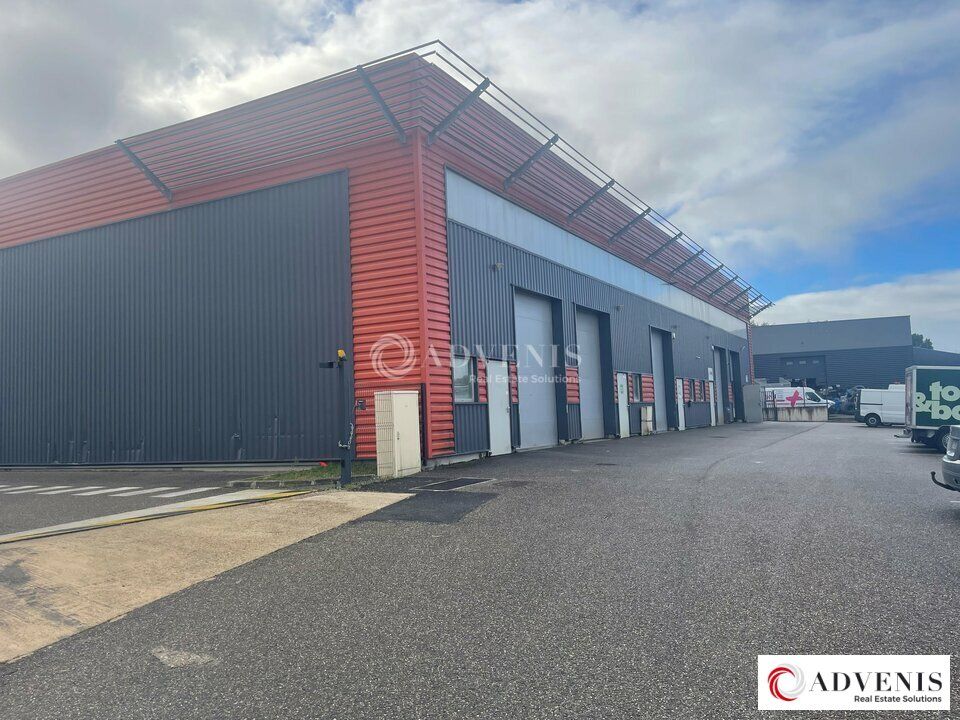 Location local d''activites 140 m² non divisibles