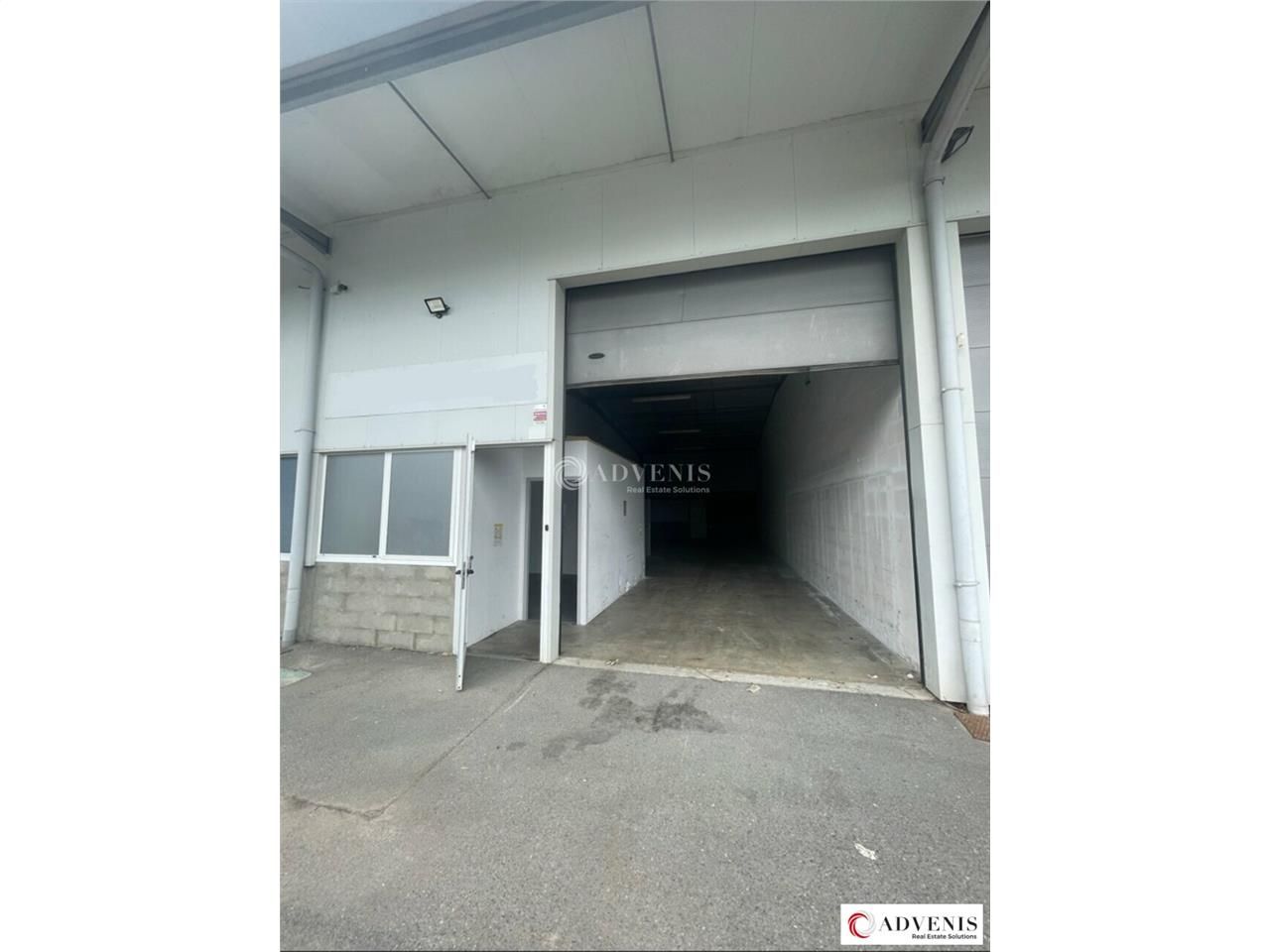 Location local d''activites 276 m² divisibles à partir de 138 m²