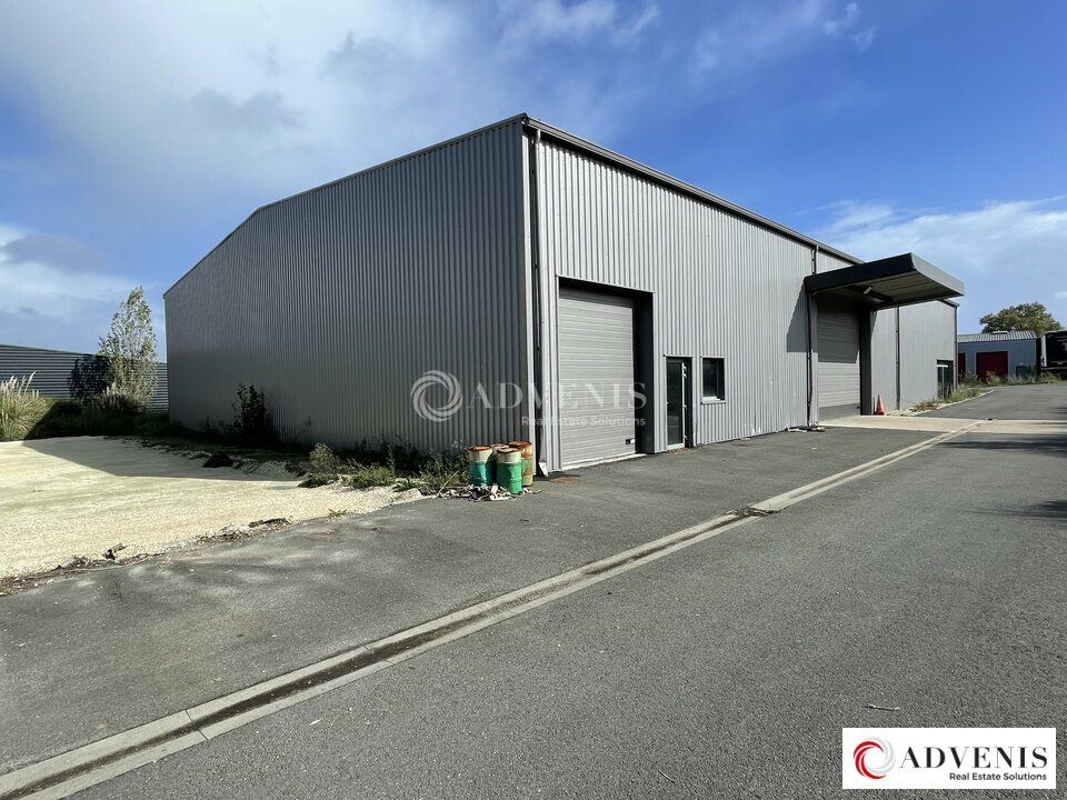 A LOUER - BATIMENT D'ACTIVITE RECENT DE 1689 M² - ACCESSIBILITE A10