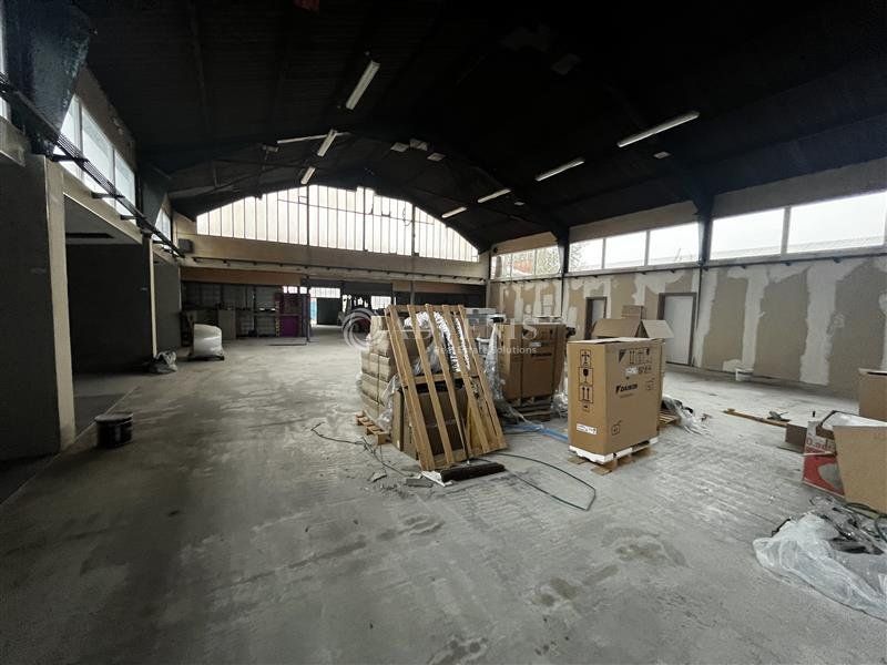 Locaux d'activités en cours de réhabilitation - Hangenbieten