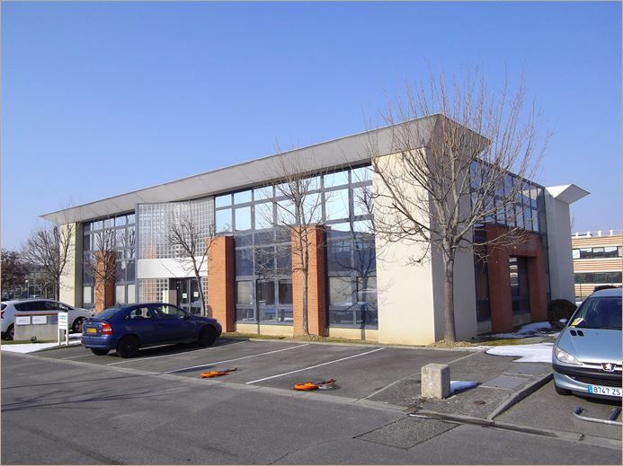Location Bureaux récents 356 m² non divisibles