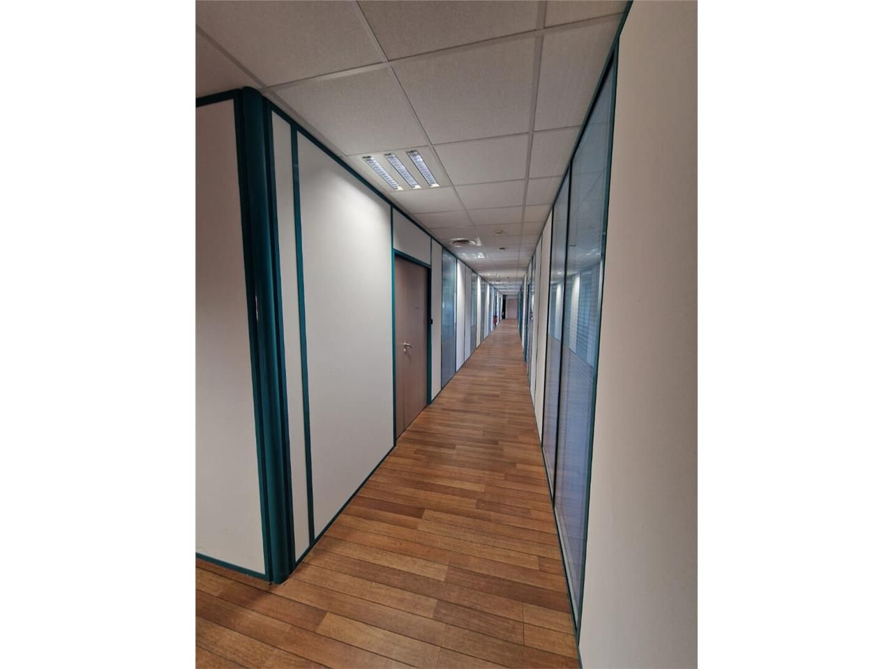 Location bureaux 457.65 m² à colombelles