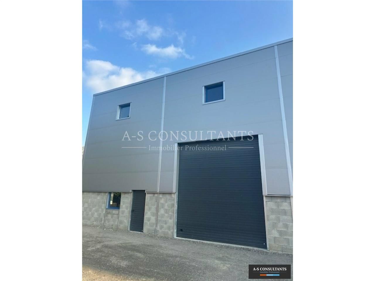 Location entrepot 115 m² non divisibles