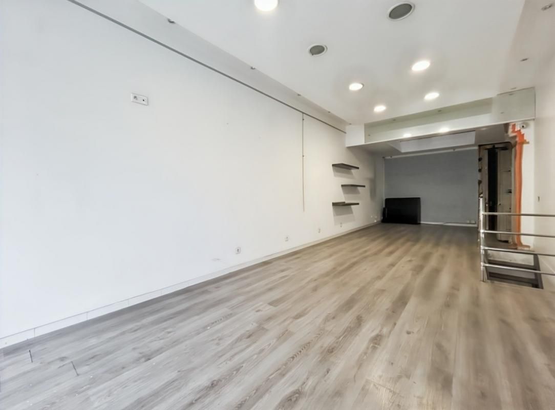 Location local commercial 77 m² non divisibles