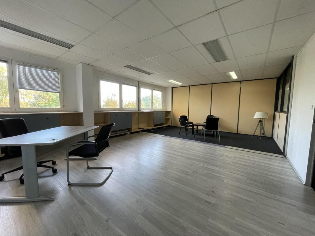 Location bureaux 30 m² divisibles à partir de 30 m²