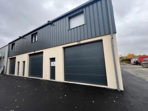 Location entrepôts 220 m² non divisibles