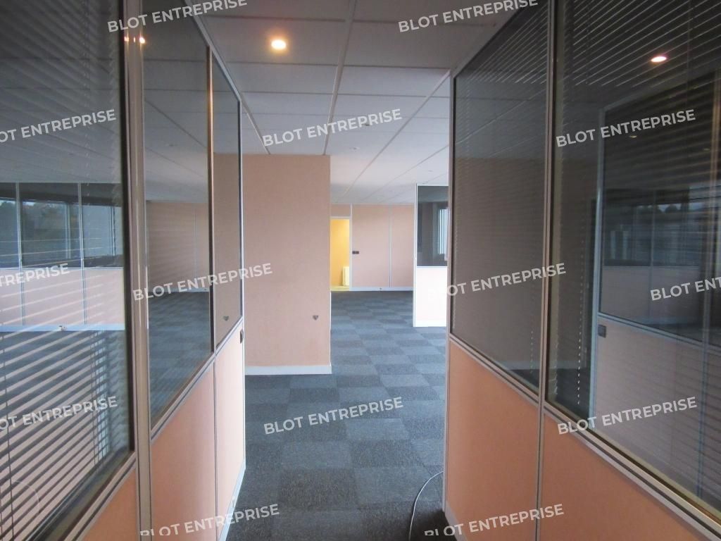 Location bureaux 337 m² non divisibles