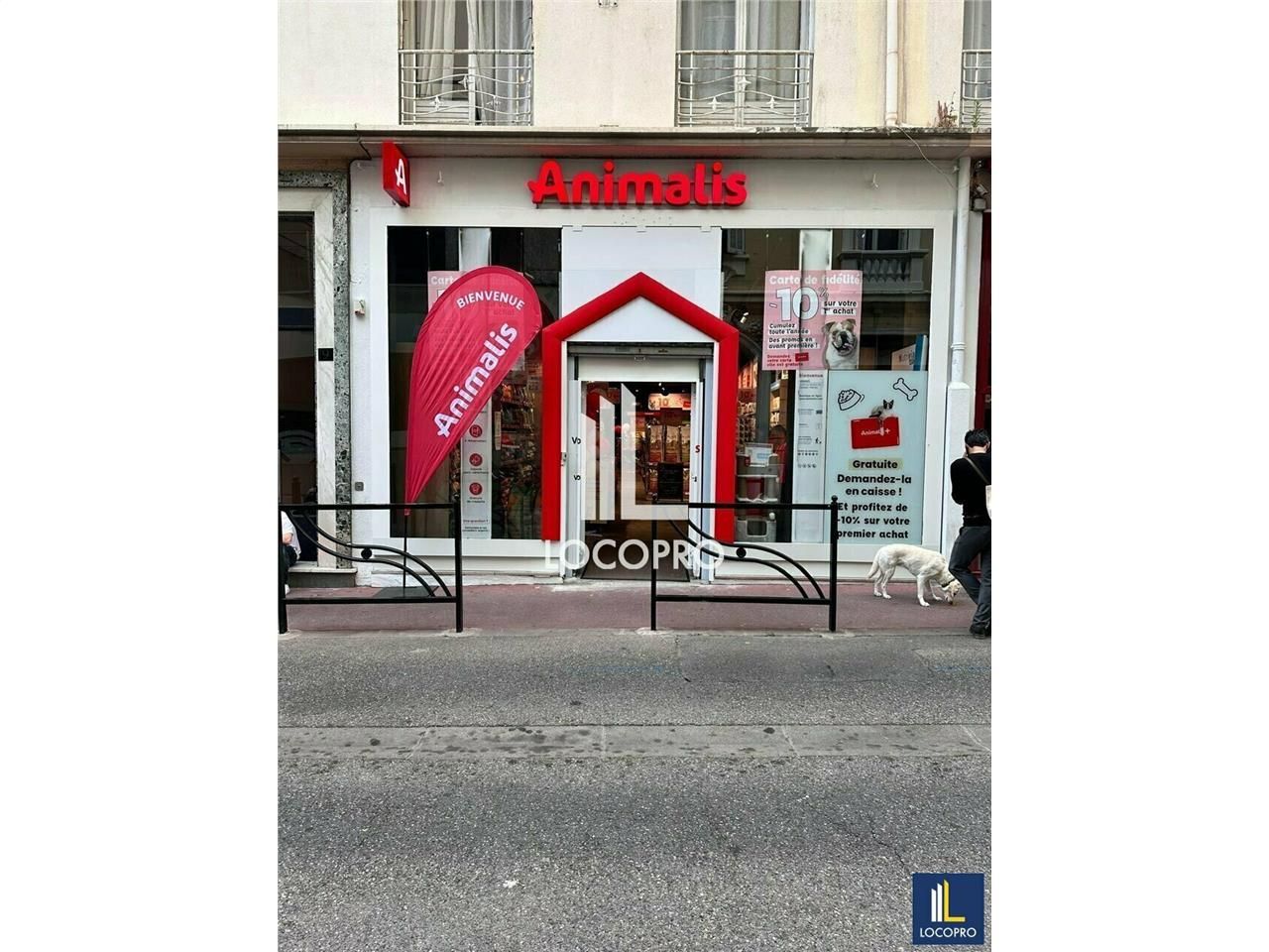 Location local commercial 272 m² non divisibles