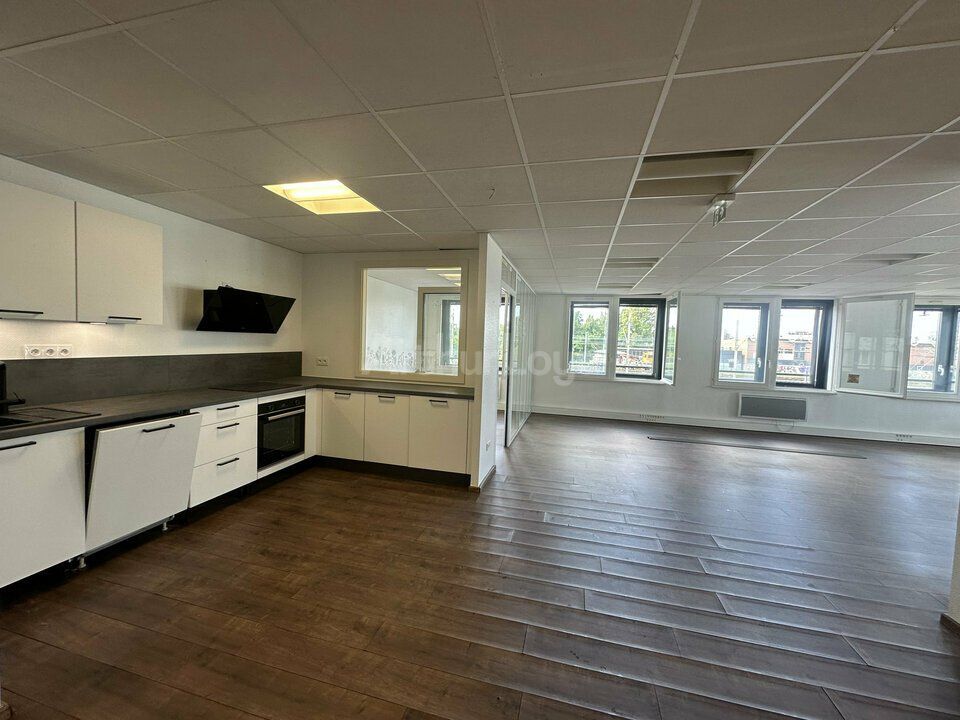 Location bureaux 363.6 m² divisibles à partir de 100 m²