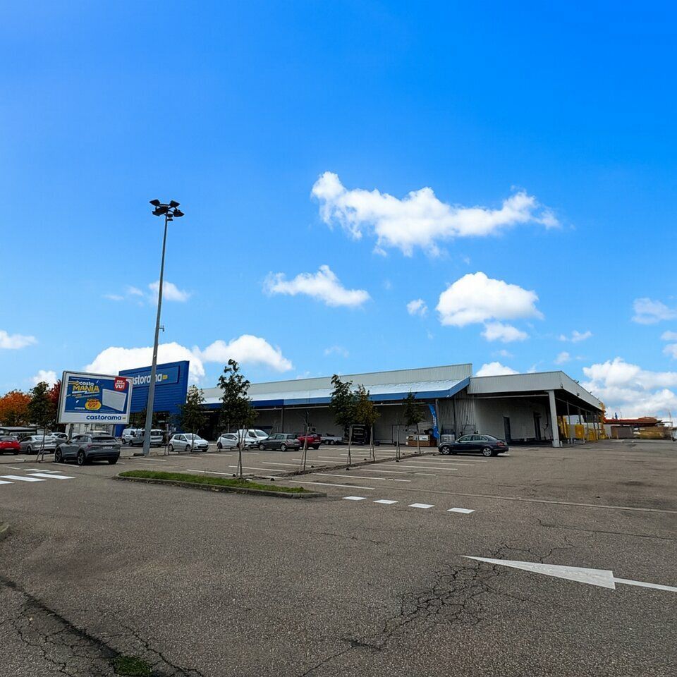 Location local commercial 1396 m² non divisibles