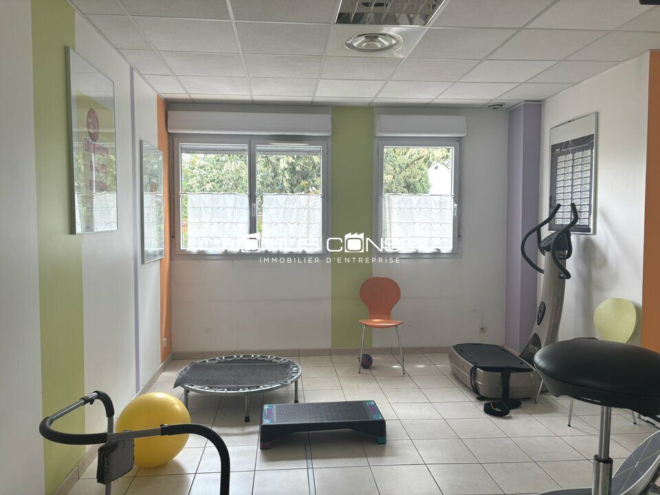 Local commercial à vendre - 141 m²
