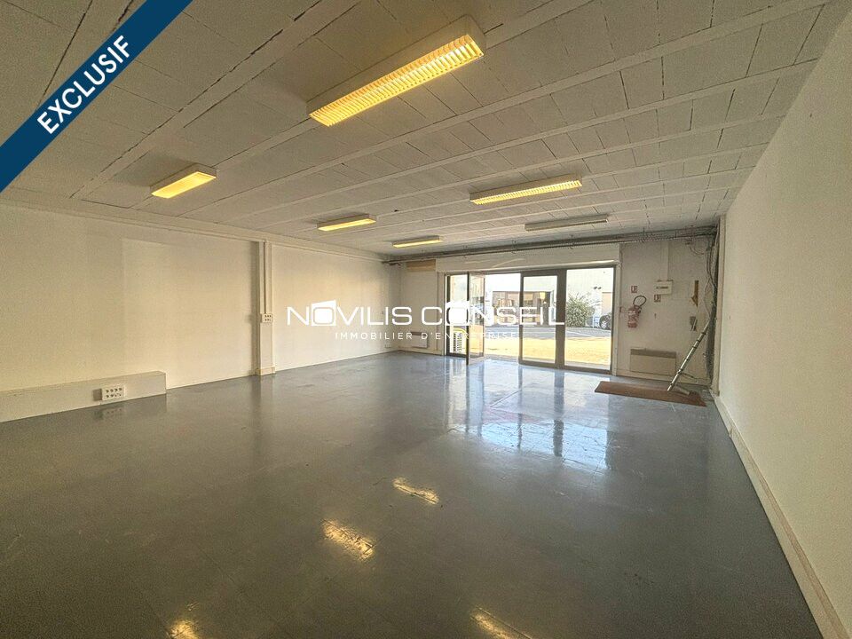 Location local d''activites 98 m² non divisibles