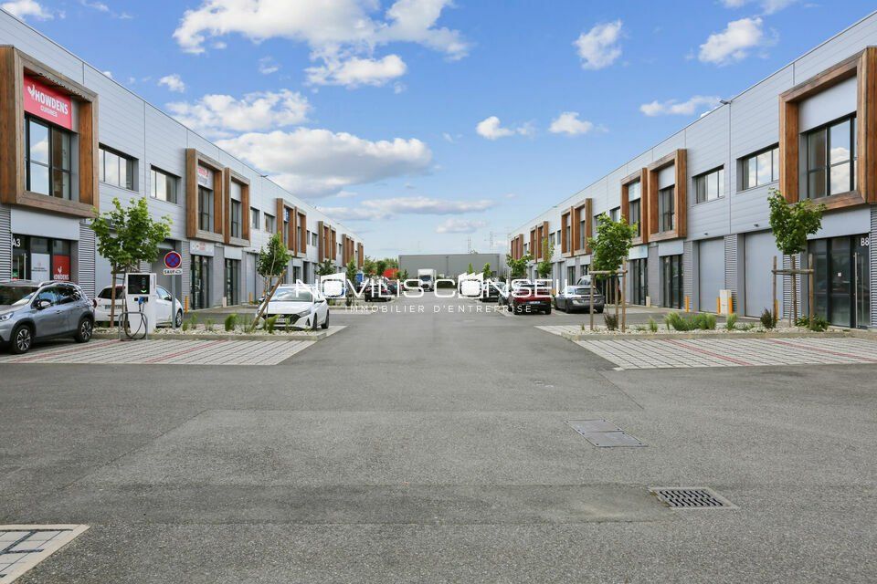 Location activité/entrepôt - 296 m²