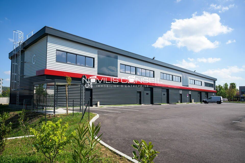 Vente local d''activites 234 m² non divisibles
