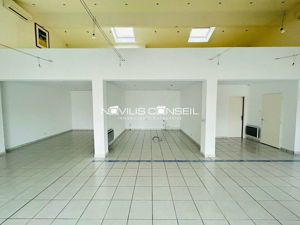 Location activité/entrepôt - 270 m²