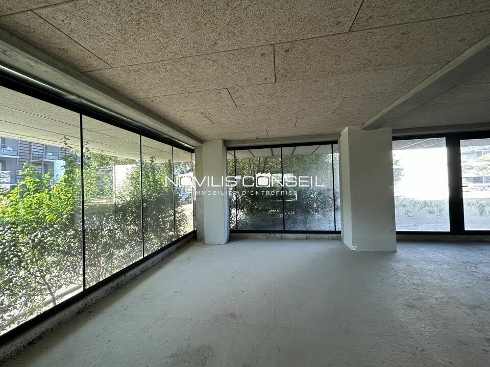 Vente local commercial 188.24 m² non divisibles