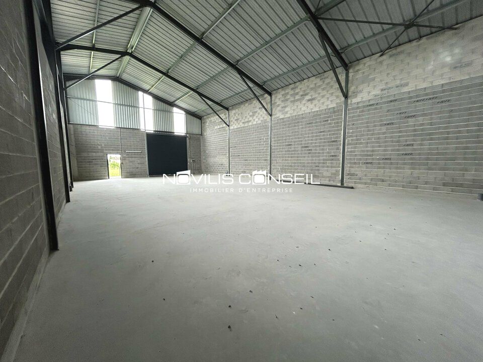Location activité/entrepôt - 240 m²
