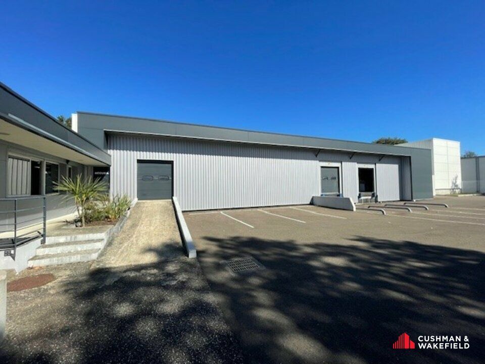 Vente local d''activites 1614 m² non divisibles
