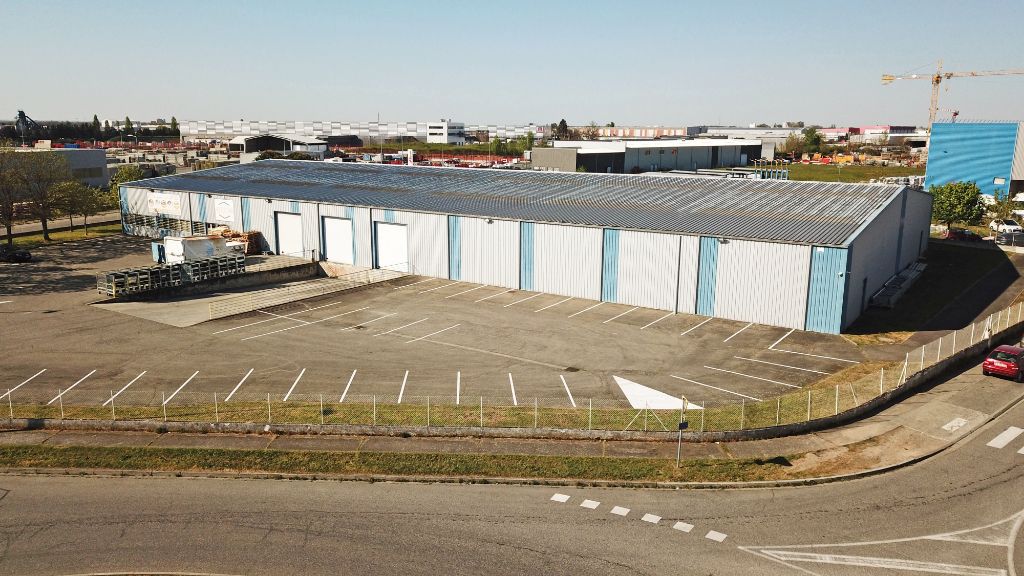 Vente local 2880.00 m² à TOURNEFEUILLE