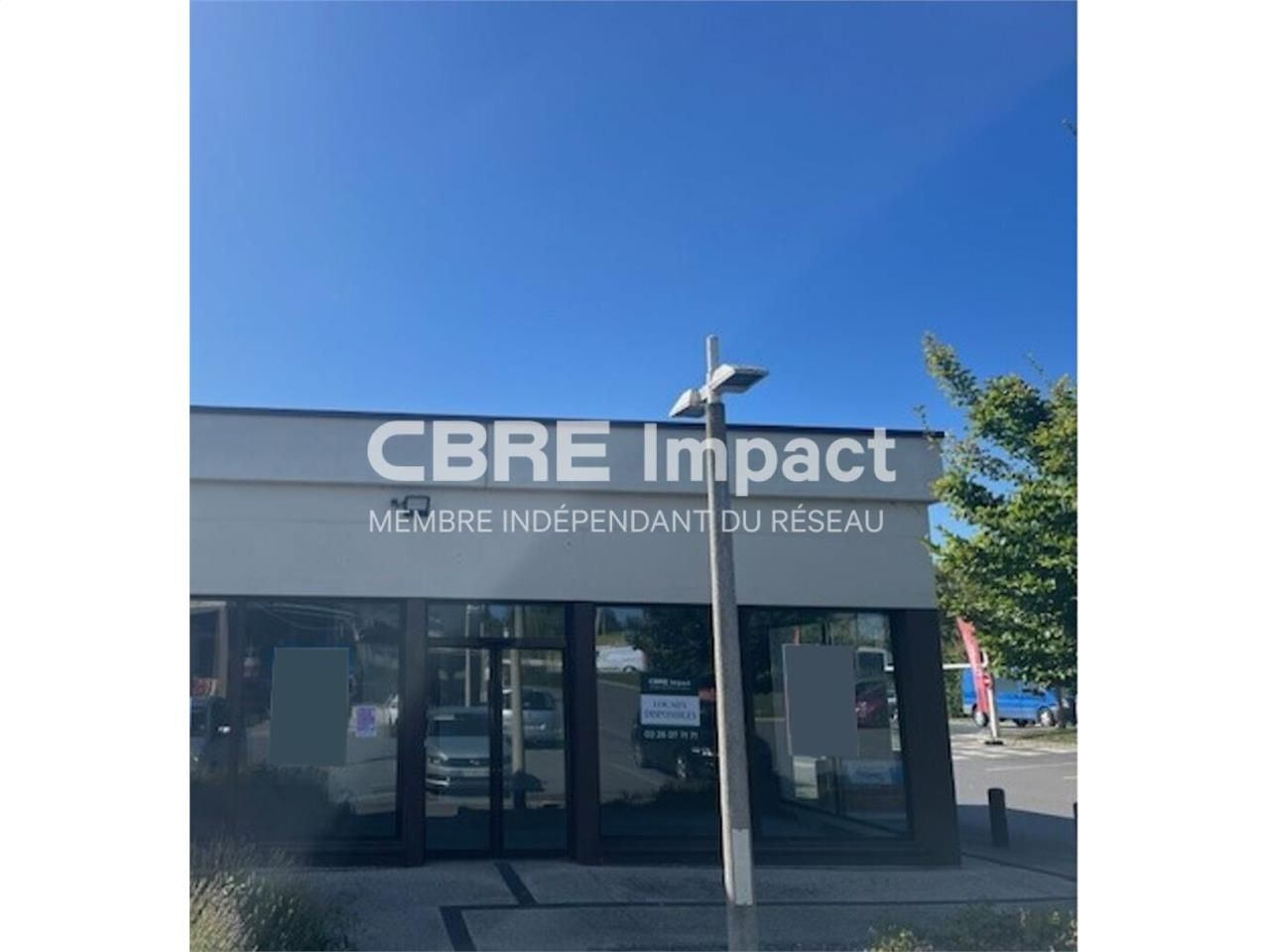 À LOUER LOCAL COMMERCIAL DE 180 M²