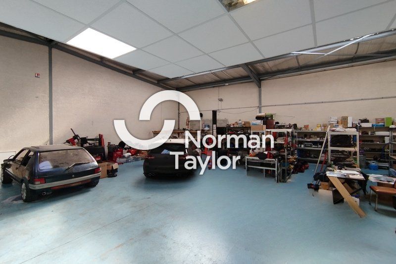Location local d''activites 395 m² non divisibles