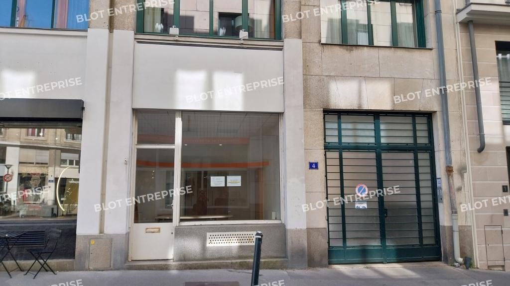 Location local commercial 24 m² non divisibles
