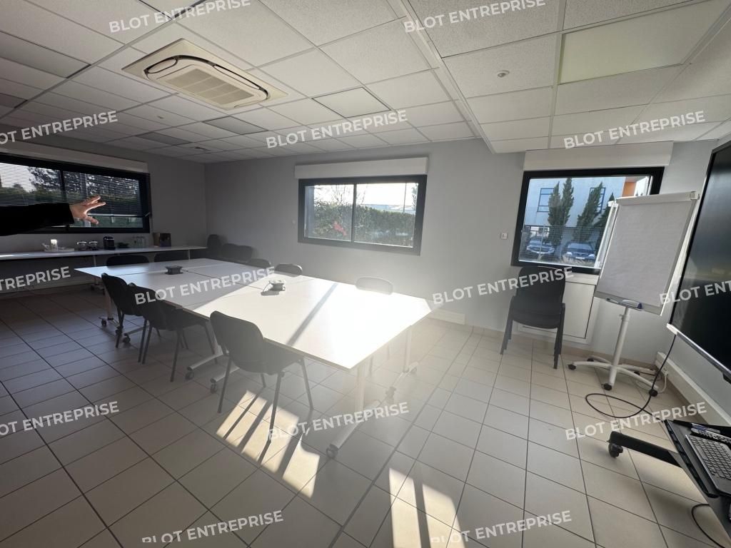 Location bureaux 210 m² non divisibles