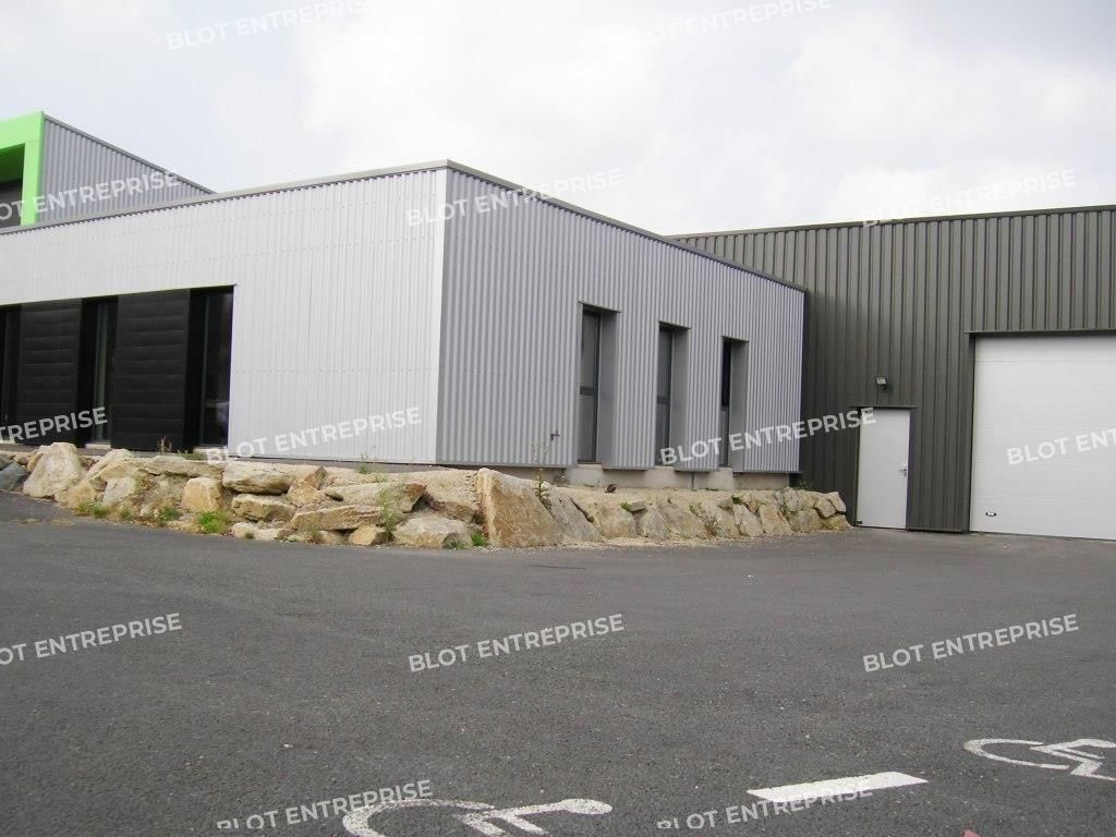 Location entrepôts 500 m² non divisibles