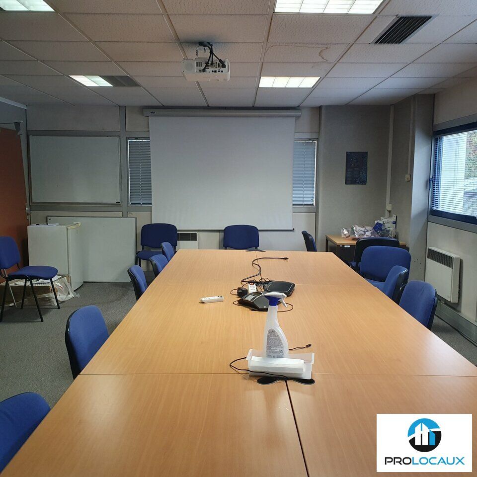 Location bureaux 850 m² non divisibles