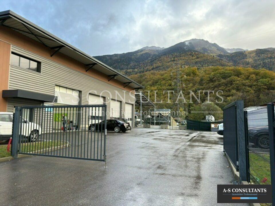 Location entrepot 456 m² divisibles à partir de 228 m²