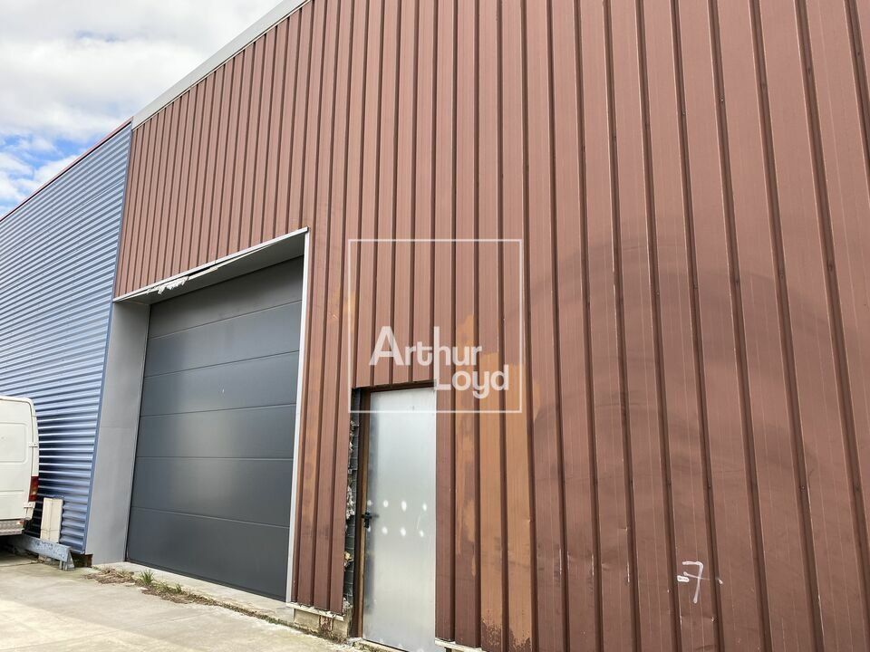 Vente local d''activites 245 m² non divisibles