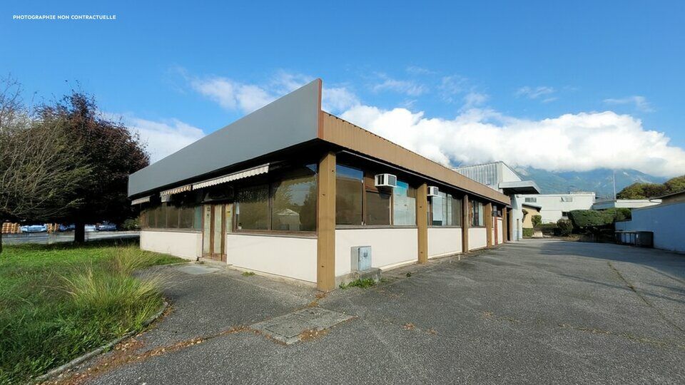 Location local commercial 650 m² non divisibles