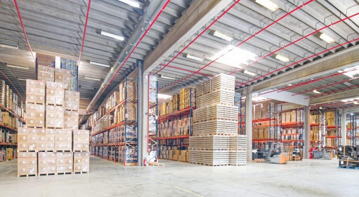 Location entrepôts 7528 m² non divisibles