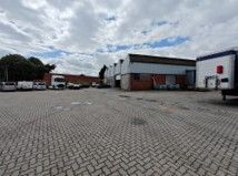 Vente entrepôts 2360 m² non divisibles