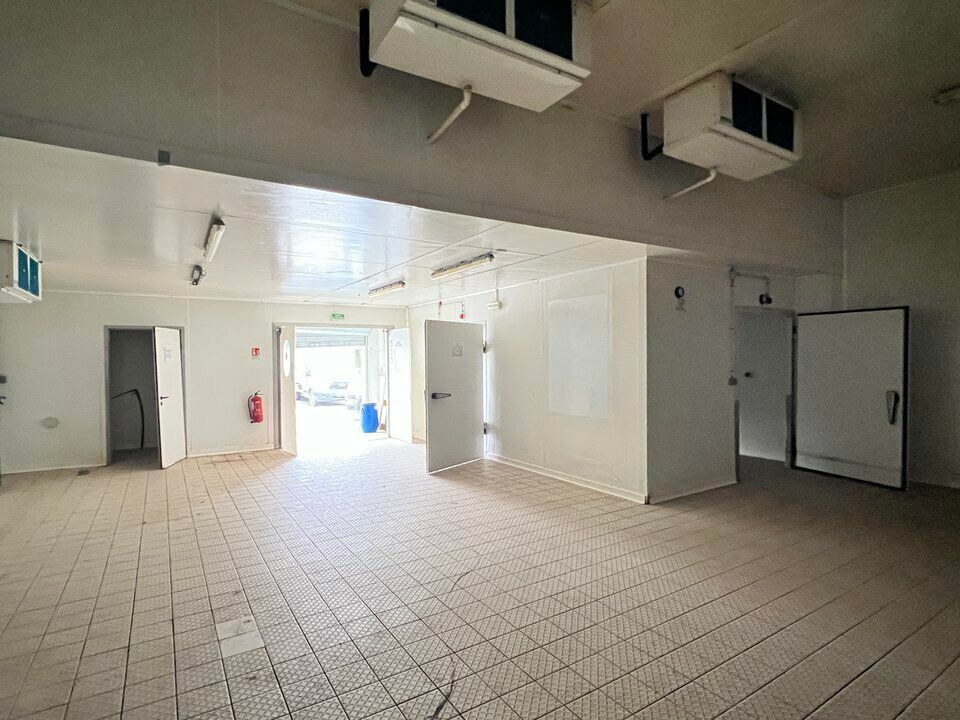 Vente local d''activites 200 m² non divisibles