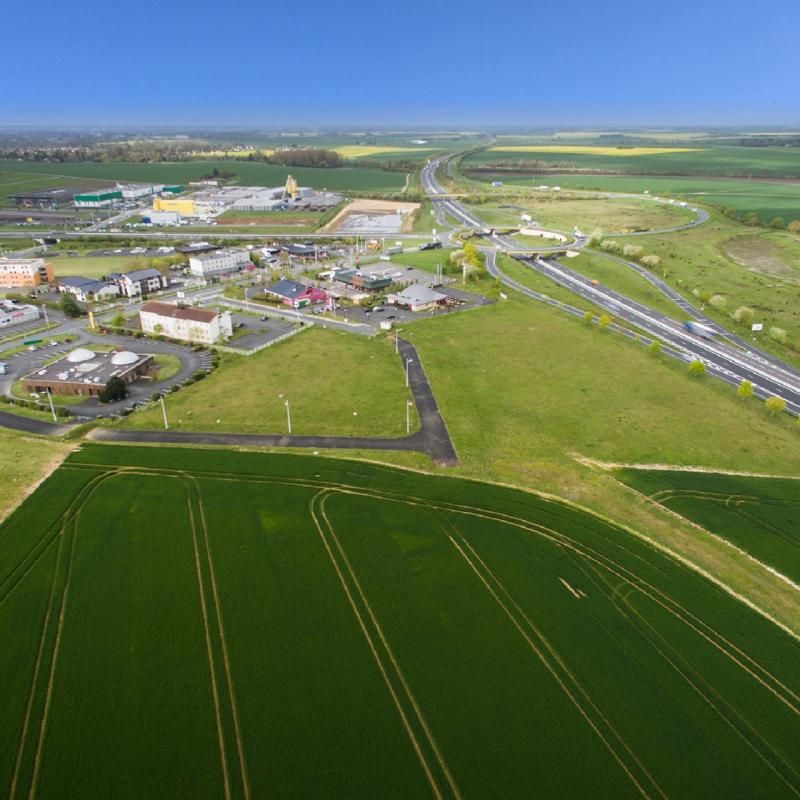 Vente terrain 66600 m² non divisibles