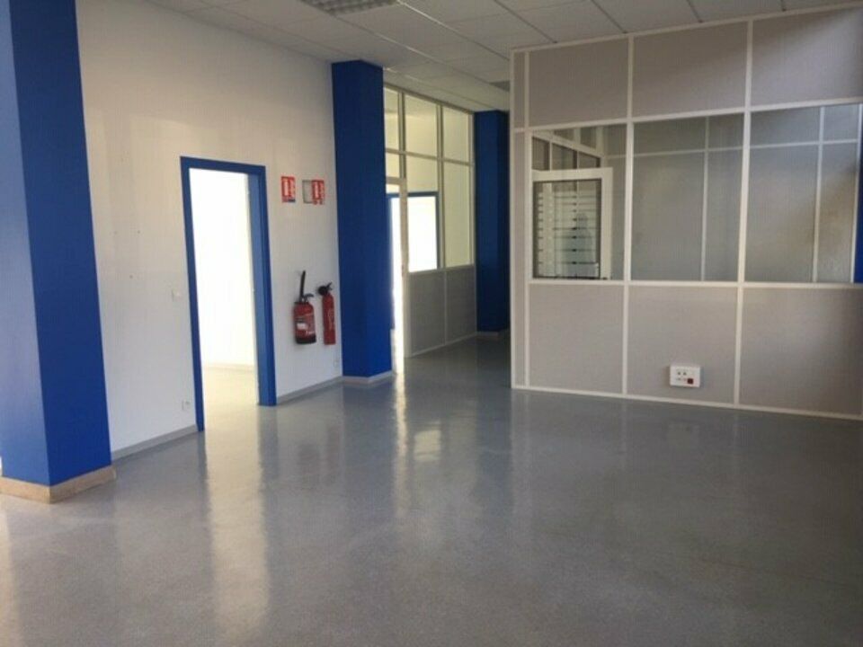 Location bureaux 348 m² divisibles à partir de 14 m²