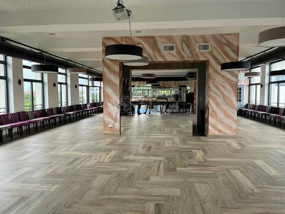 Location local commercial 500 m² non divisibles