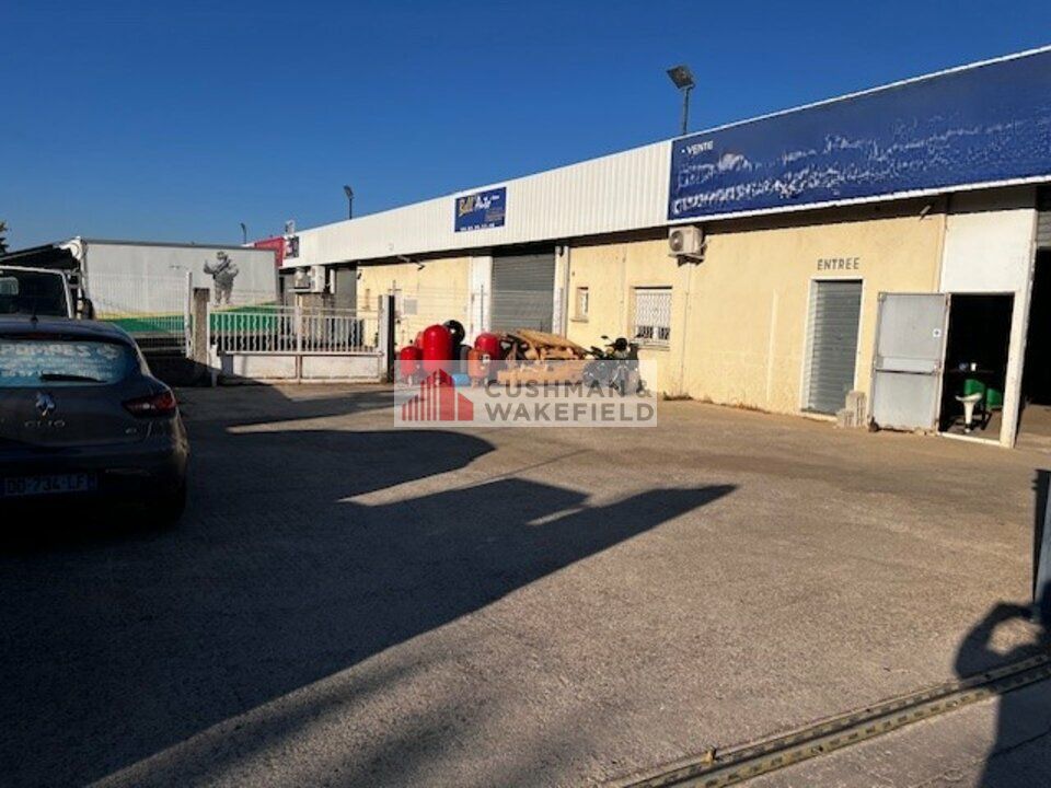 Location local d''activites 225 m² non divisibles