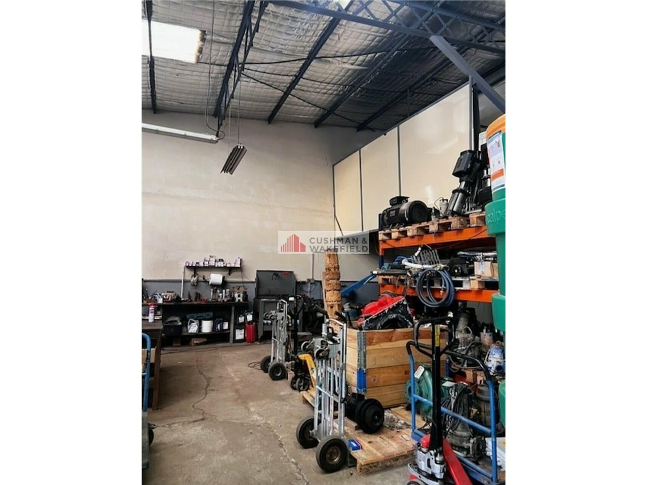 NIMES - LOCAL D'ACTIVITE A LOUER