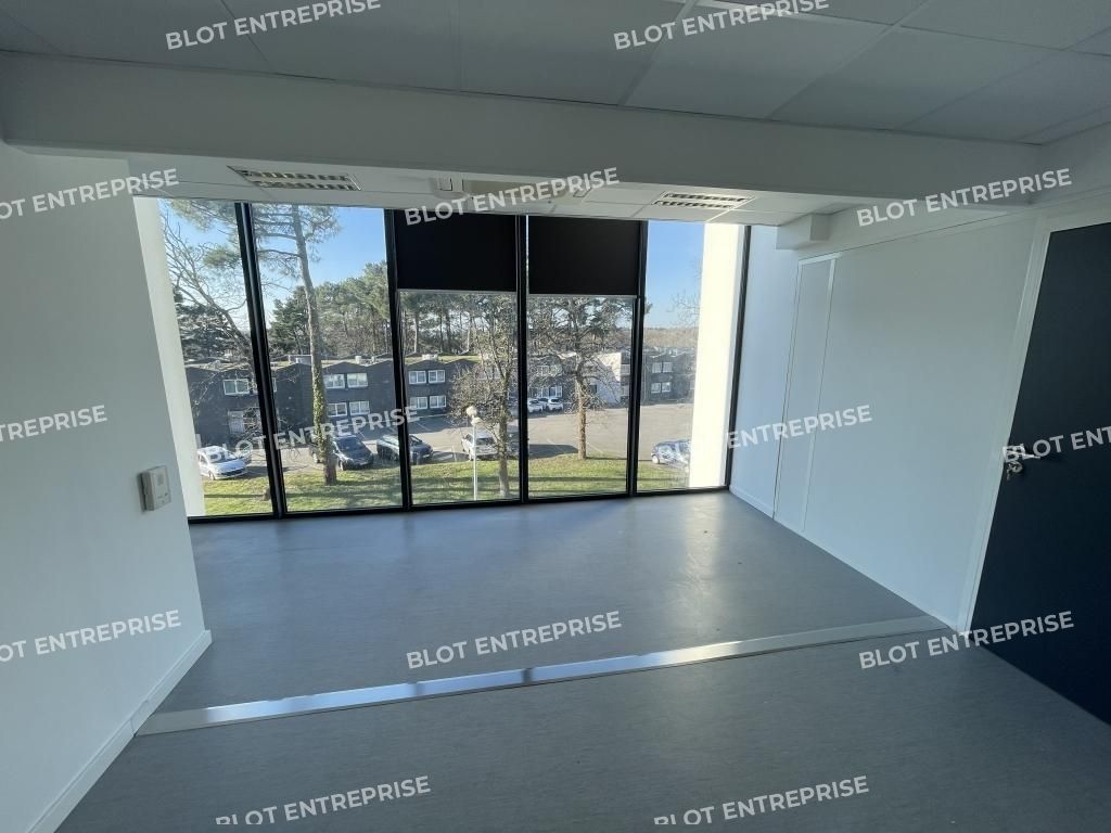 Location bureaux 146 m² non divisibles