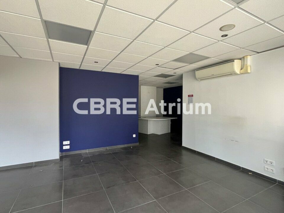 Location local commercial 100 m² non divisibles