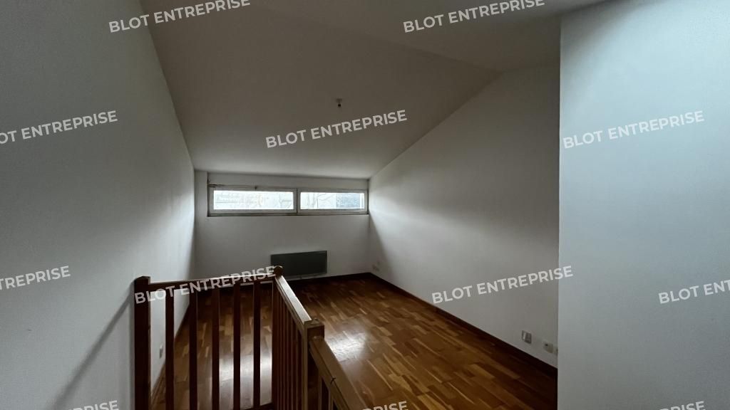 Vente bureaux 178 m² non divisibles