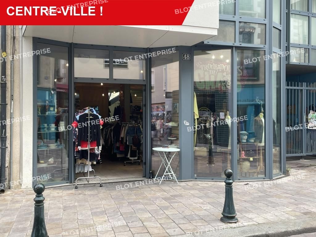Vente local commercial 67 m² non divisibles
