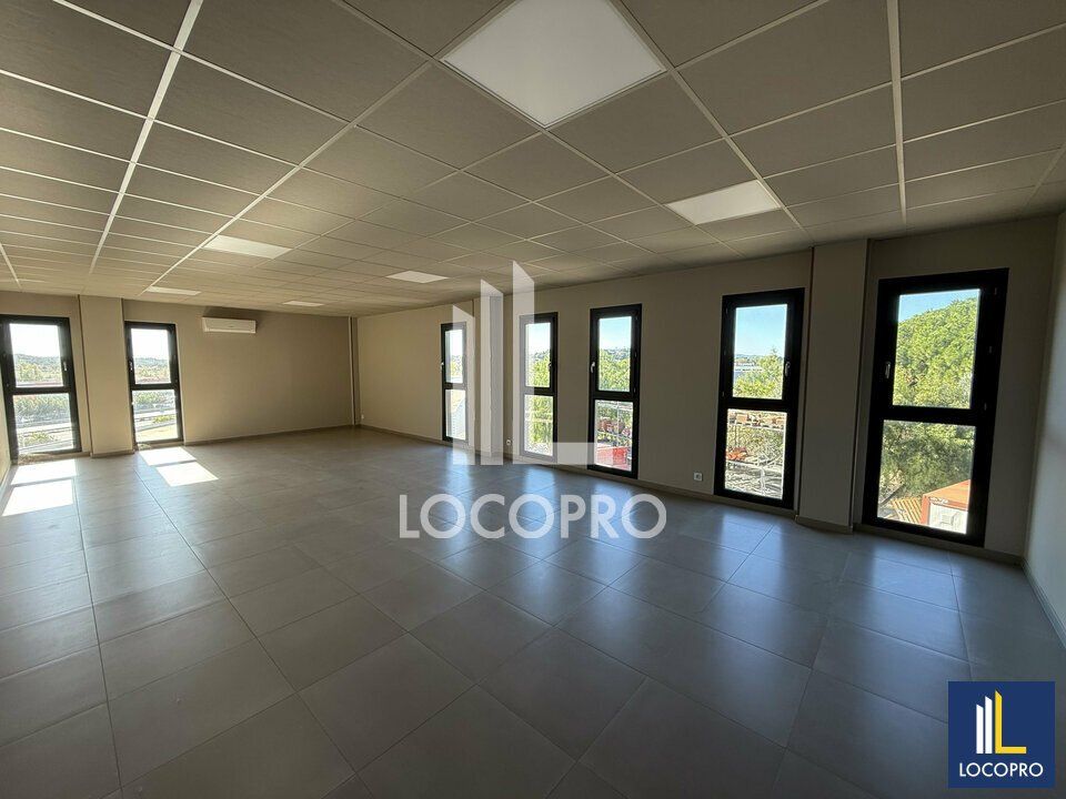 Location bureaux 60 m² non divisibles