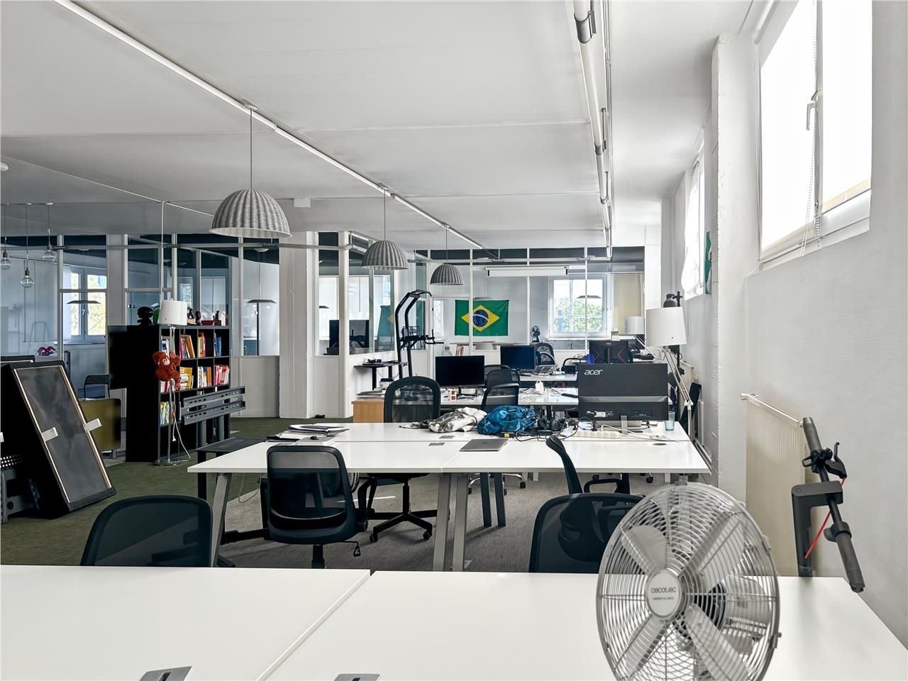 Location bureaux 300 m² non divisibles