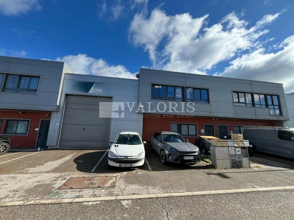 Location local d''activites 180 m² non divisibles