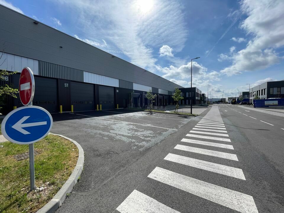 7068 m² pour ce local d'activites en location à Le bourget