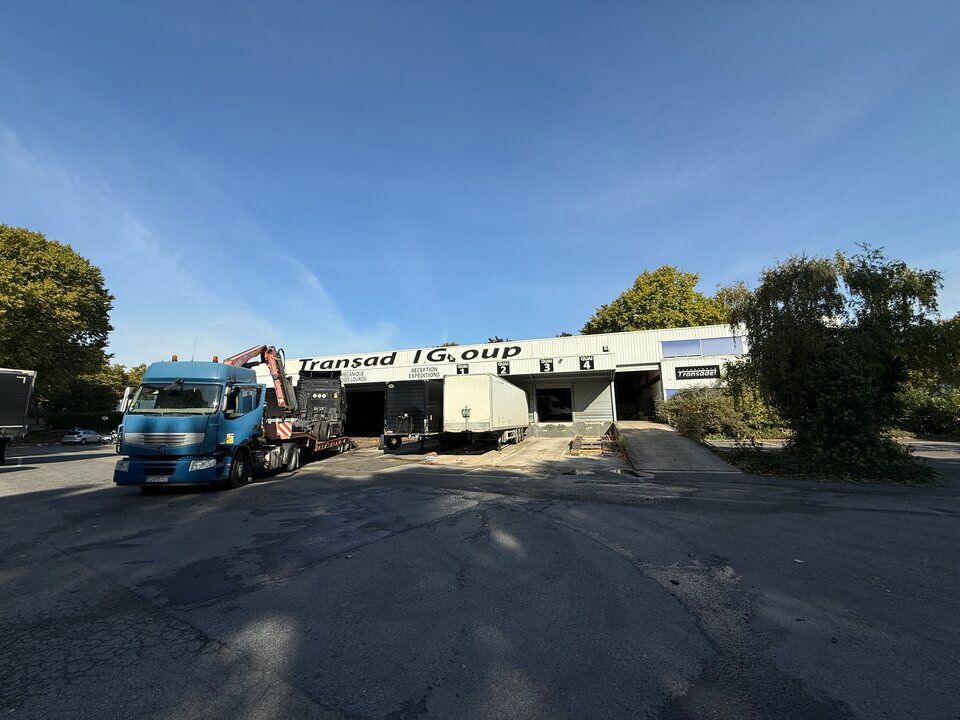 Location entrepot 1460 m² non divisibles